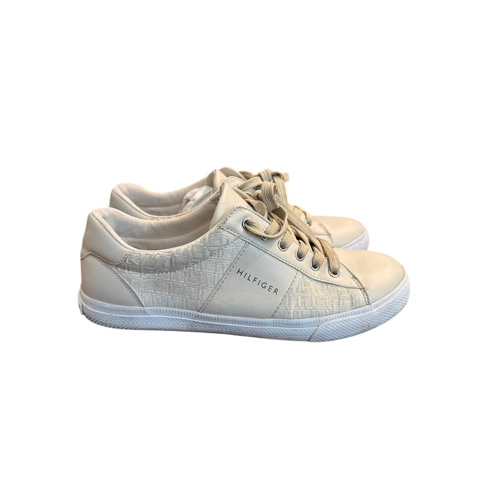 ⭐️ Women’s Tommy Hilfiger Cream Logo Sneakers Size 8.5 Preppy Casual Americana
